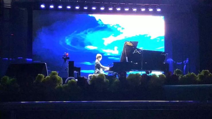 AG旗舰厅艺术家宋思衡“80后的时光机”多媒体音乐会内蒙古巡演圆满落幕